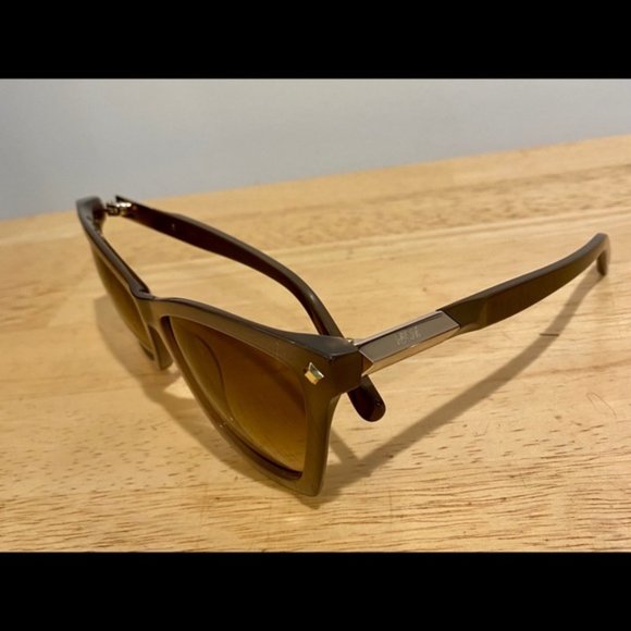 MCM Turtle Dove 611S Cat Eye Full Rim Sunglasses EUC - Picture 10 of 11